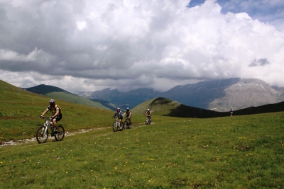 Il grande anello dei Monti Sibillini in e-bike, tre giorni